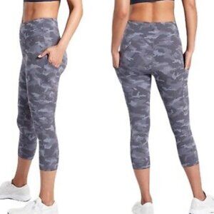 Athleta Ultimate Stash Pocket Camo Capri Women’s SM Leggings